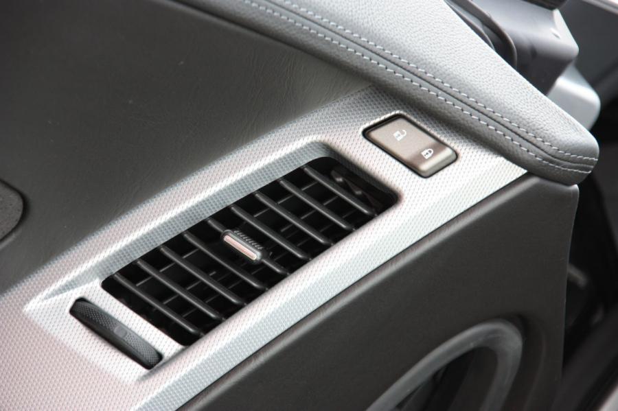  Cadillac XLR-V 2009 года  (фото 14 из 55)